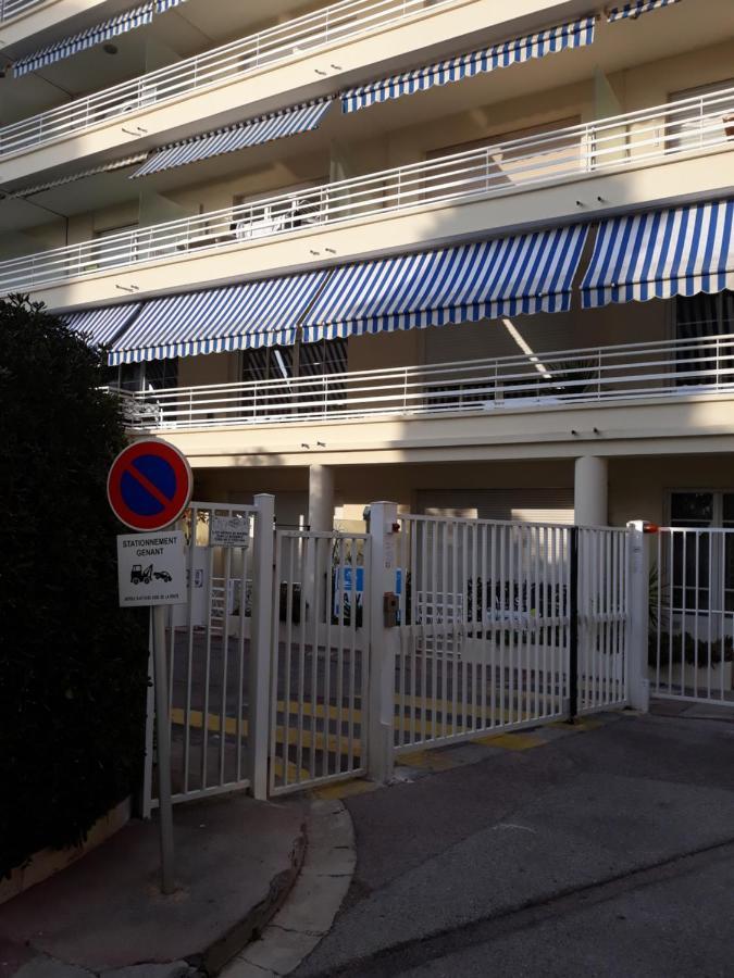 Location De Vacances A Juan Les Pins Appartement Vue Mer Exterior foto