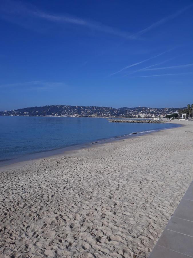 Location De Vacances A Juan Les Pins Appartement Vue Mer Exterior foto